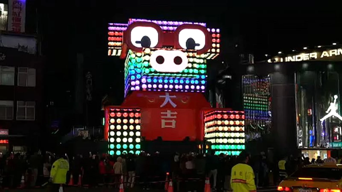 Tayvan\'da Dev Fenerlerle Işık Şöleni