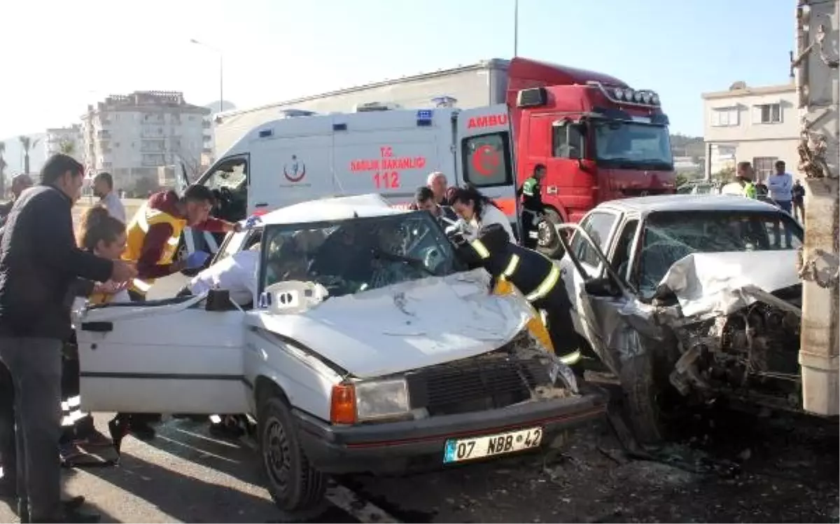 Yaralı Hastaneye Kaldırıldı, Araçta Çalan Telefonuna Olay Yerindeki Kişi Cevap Verdi