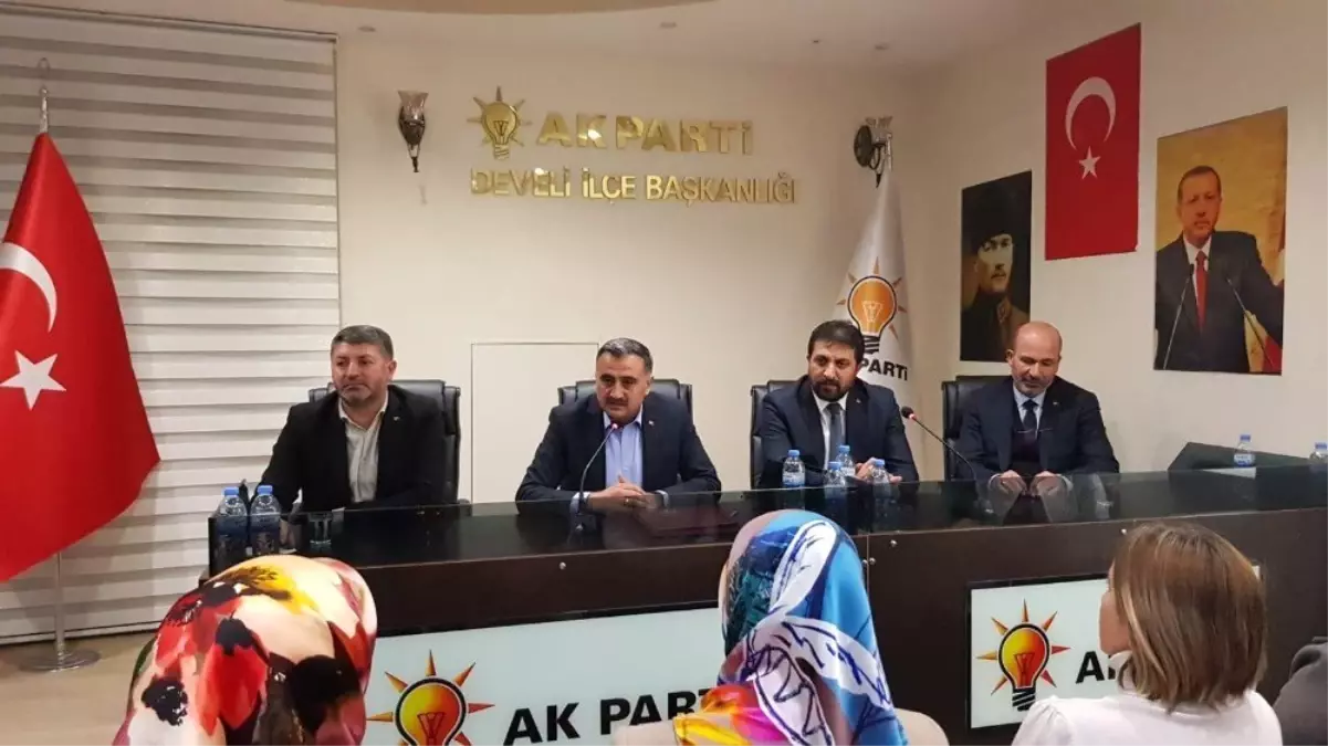 AK Parti Develi\'de Meclis Üyelerini Tanıttı