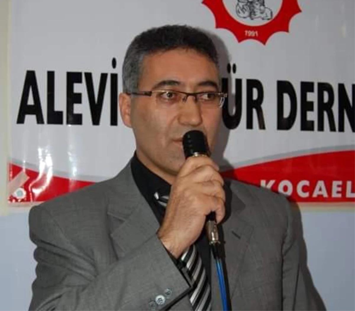 Alevilerden Kılıçdaroğlu\'na "Ozan Arif" Eleştirisi
