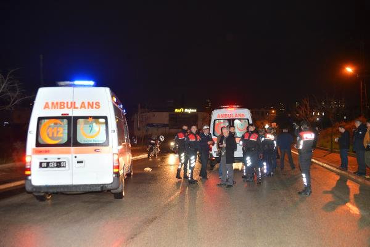 Alkollü Sürücü, Kamyonet ile Polise ve Bir Vatandaşa Çarpıp Kaçtı