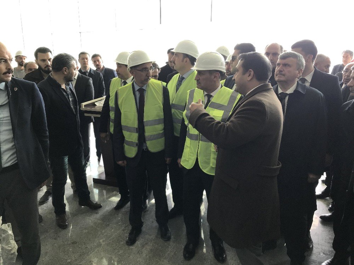 Bakan Turhan, Yeni Tren Garı ve Lojistik Merkezi\'ni İnceledi
