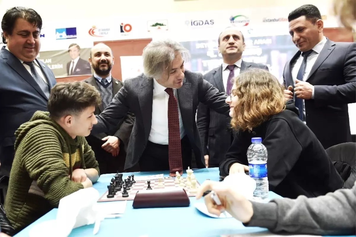 Beyoğlu\'nda "4\'üncü Okullararası Satranç Turnuvası" Başladı