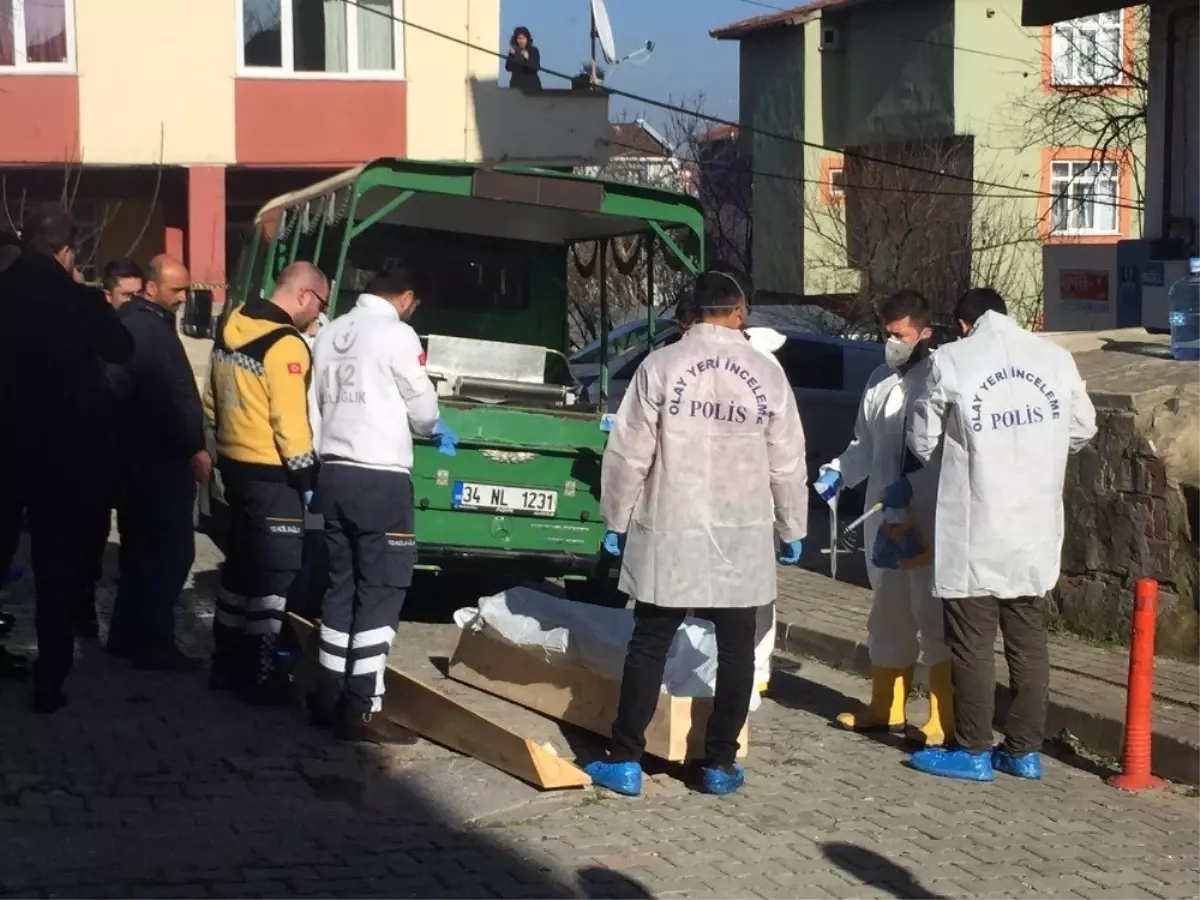 Büyükçekmece\'de Patlamada Hayatını Kaybeden Vatandaşın Cenazesi Evden Çıkarıldı