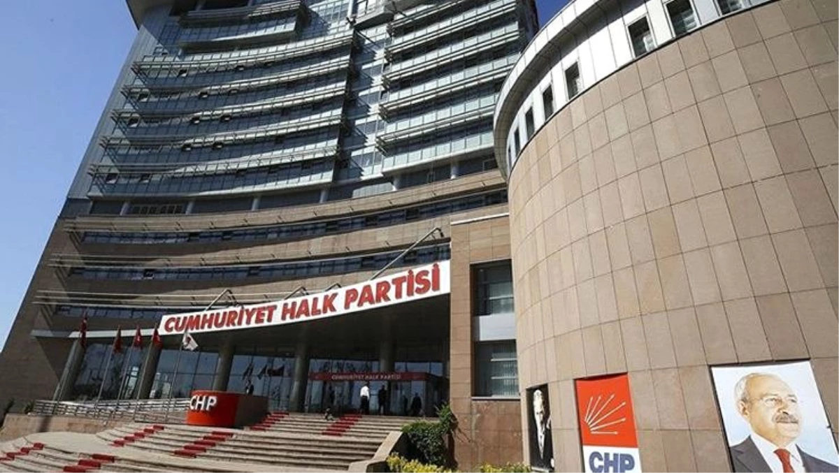 CHP\'li İlçe Başkanı, Partisinin Üsküdar Adayını "Ne Projesi Var Ne Bürosu" Diyerek Şikayet Etti