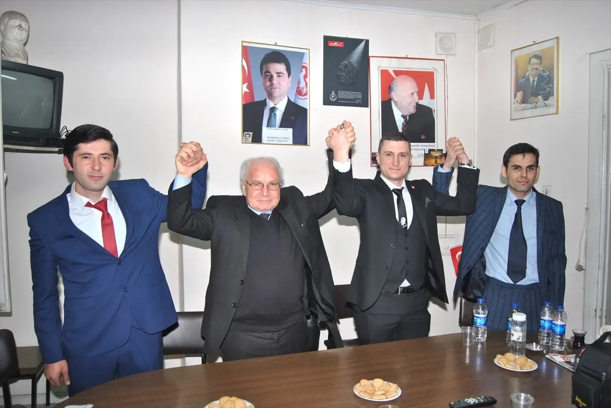 Demokrat Parti Ödemiş, Kiraz ve Beydağ İçin Adaylarını Tanıttı