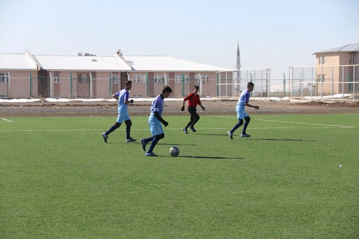 Erciş\'te Okullararası Futbol Turnuvası Sona Erdi