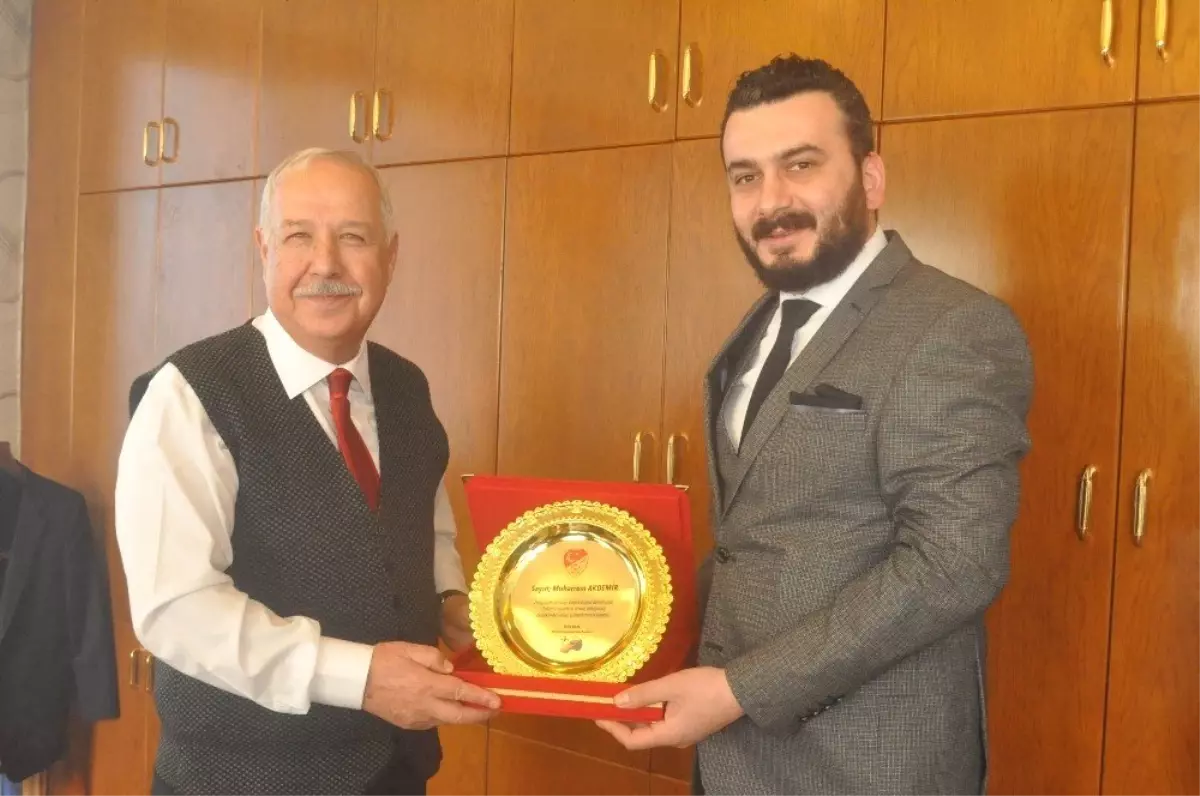 Hakem ve Gözlemcilerden Başkan Akdemir\'e Ziyaret