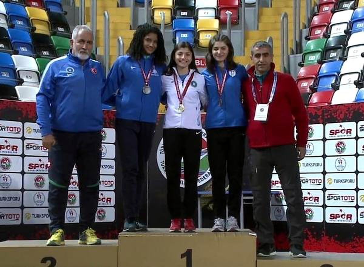 İzmirli Yasemin Rüzgar Gibi