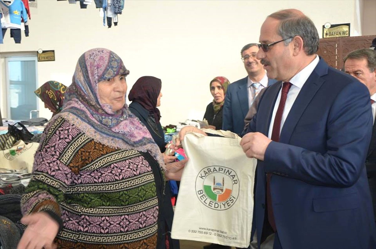 Karapınar Belediye Başkanı Yaka, Pazar Çantası Dağıttı