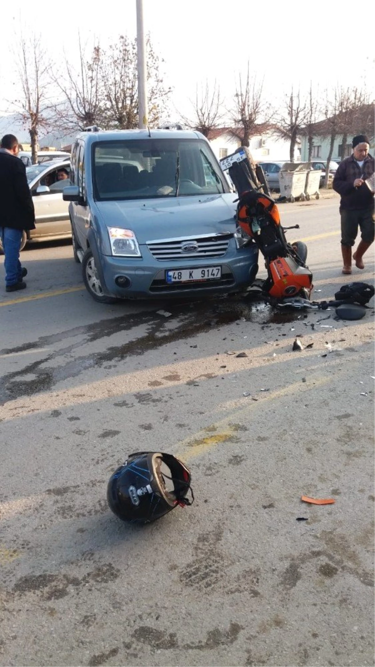 Köyceğiz\'de Otomobille, Motosiklet Çarpıştı: 1 Yaralı