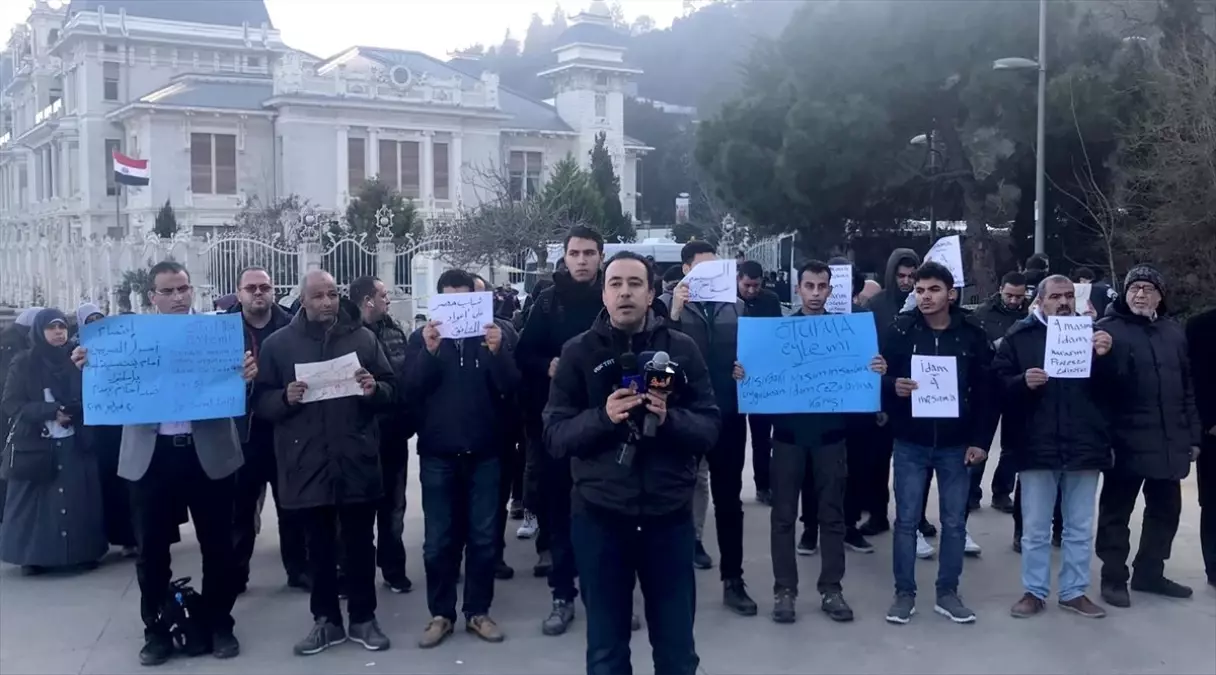 Mısır Konsolosluğu Önünde "İdam" Protestosu