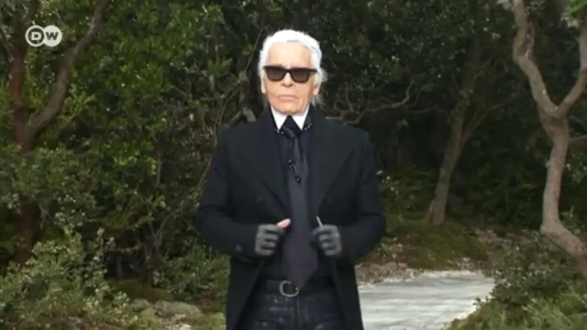 Moda İkonu Karl Lagerfeld Hayatını Kaybetti