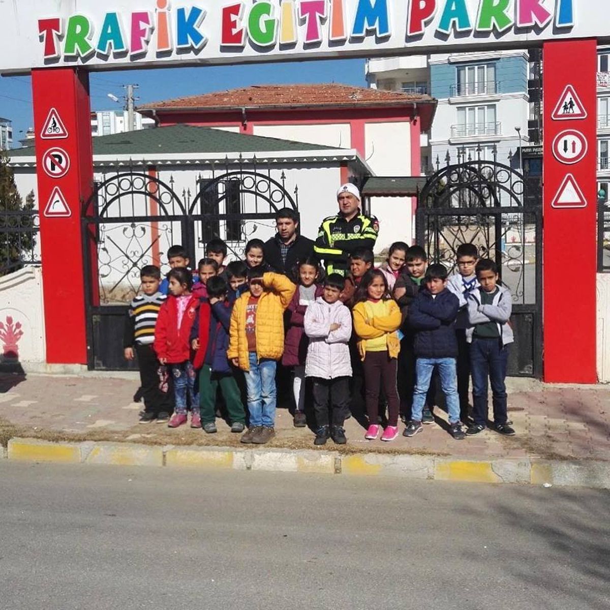 Öğrencilere Uygulamalı Trafik Eğitimi Verildi