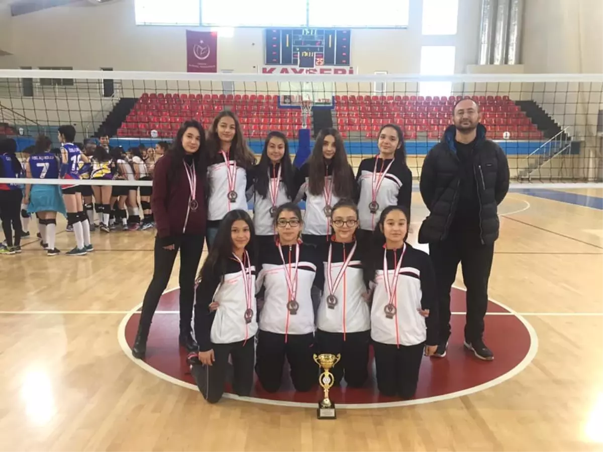 Okullar Arası Yıldızlar Voleybol İl Birinciliği Tamamlandı