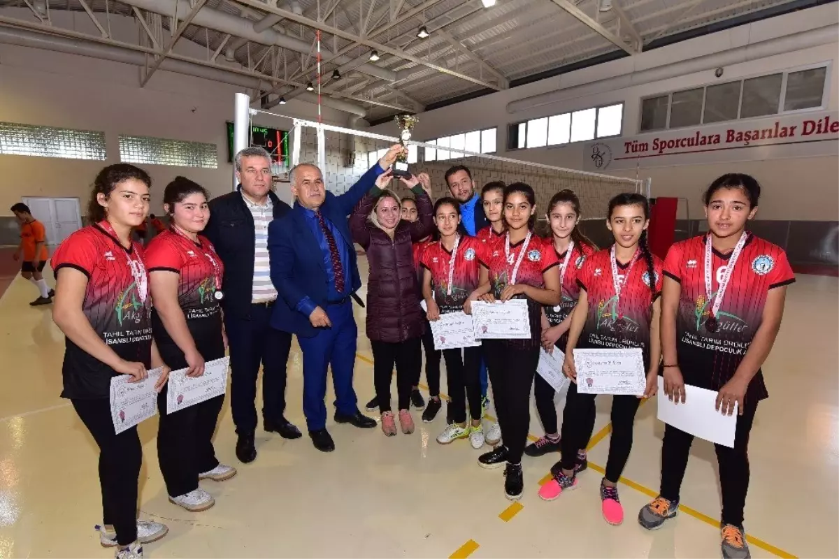 Osmaniye\'de Voleybol Birinciliği Sona Erdi