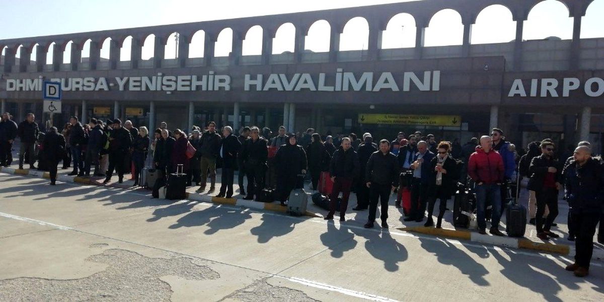 Uçaklar Yenişehir\'e Mecburî İniş Yaptı