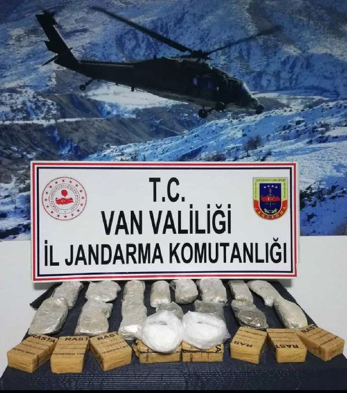 Uyuşturucu Dolu Torbayı Atıp İran\'a Kaçtı