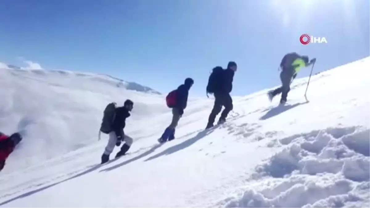 Vanlı Gönüllüler Hem Kaydı Hem Tırmandı