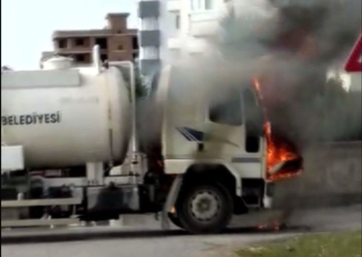 Alev Alev Yanan Vidanjör Bomba Gibi Patladı