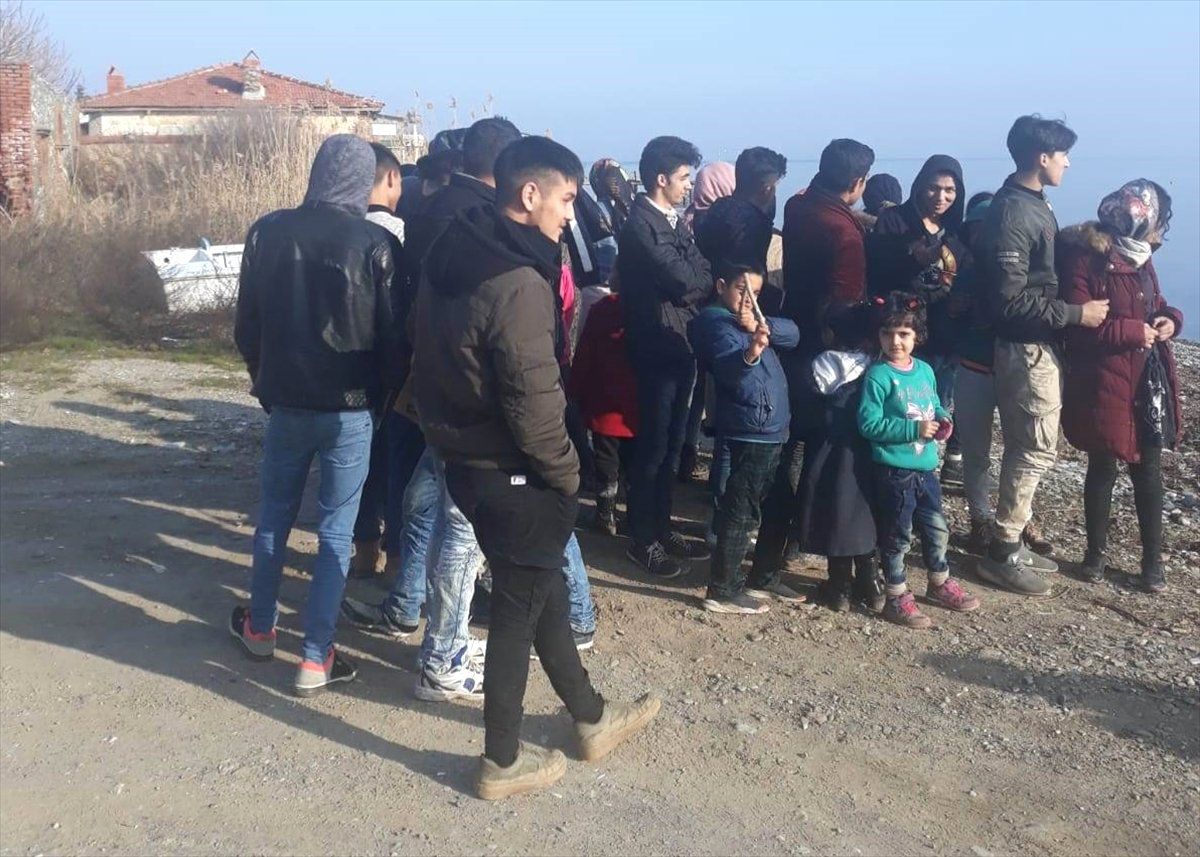 Balıkesir\'de 37 Düzensiz Göçmen Yakalandı