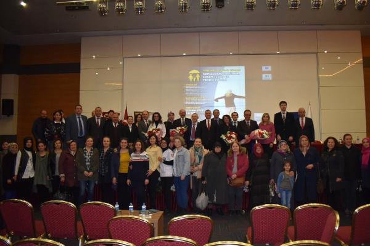 Balıkesir\'de \'Kanserden Korunma Erken Teşhis ve Tedavi Eğitimi\'