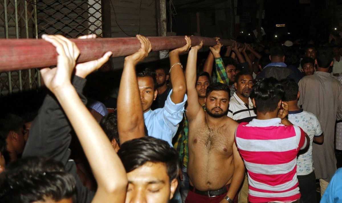 Bangladeş\'te Yangın Faciası: 70 Ölü, 50 Yaralı
