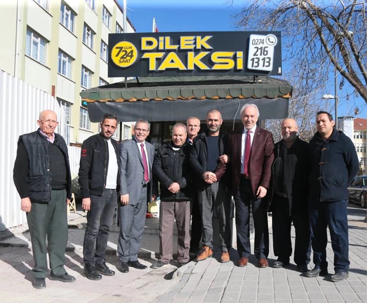 Başkan Saraçoğlu\'ndan Taksi Durağına Ziyaret