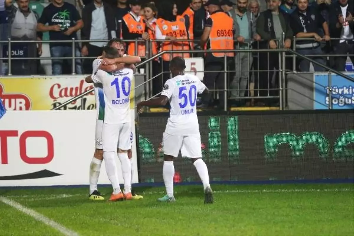 Çaykur Rizespor İkinci Devrede Çıkışta