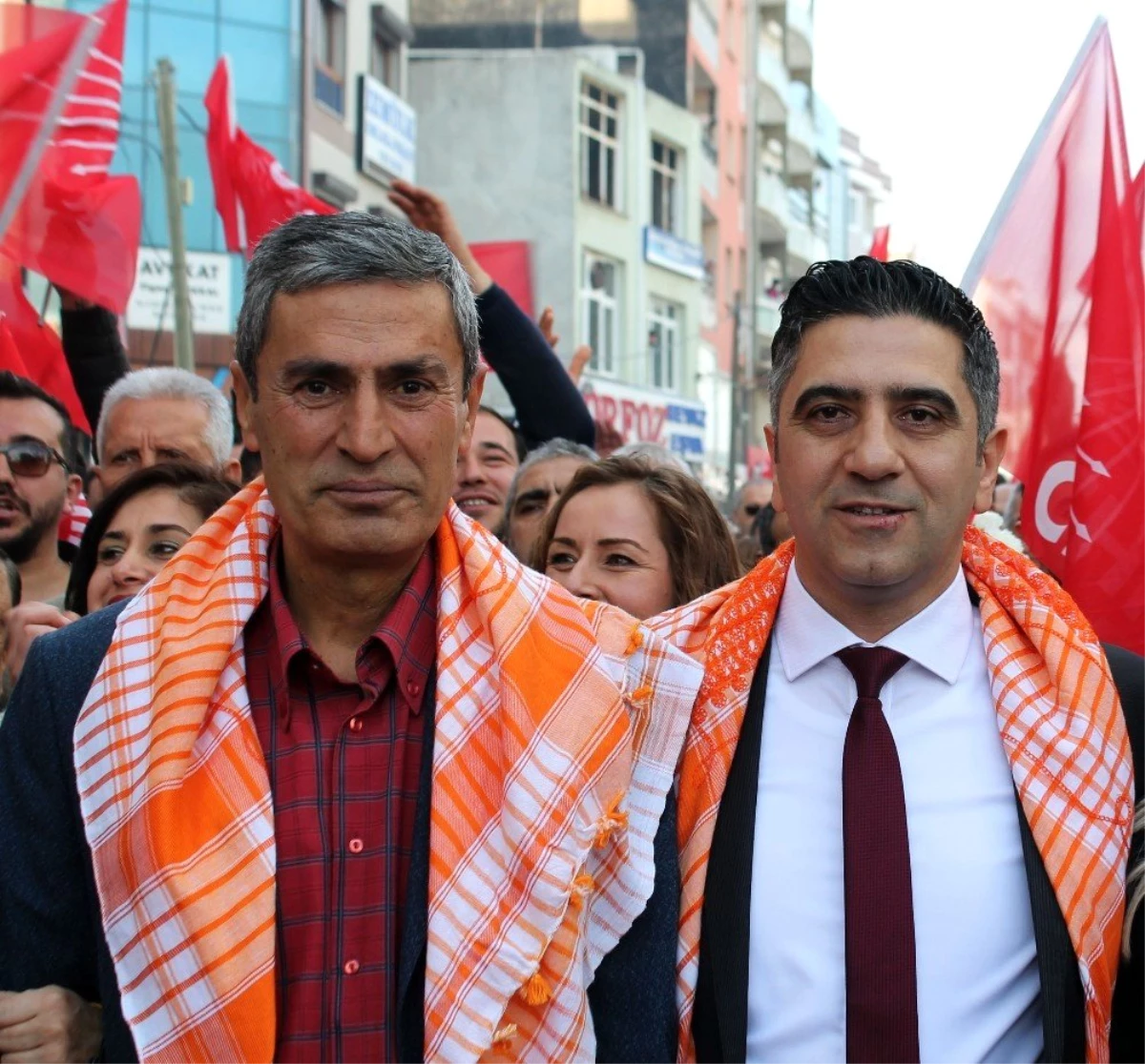 CHP İzmir\'de Menderes İlçe Başkanı İstifa Etti