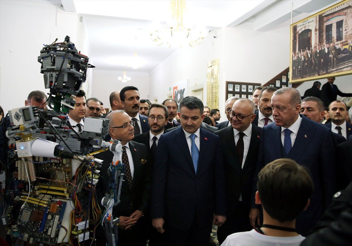 Cumhurbaşkanı Erdoğan, Manisa Valiliği\'ni Ziyaret Etti