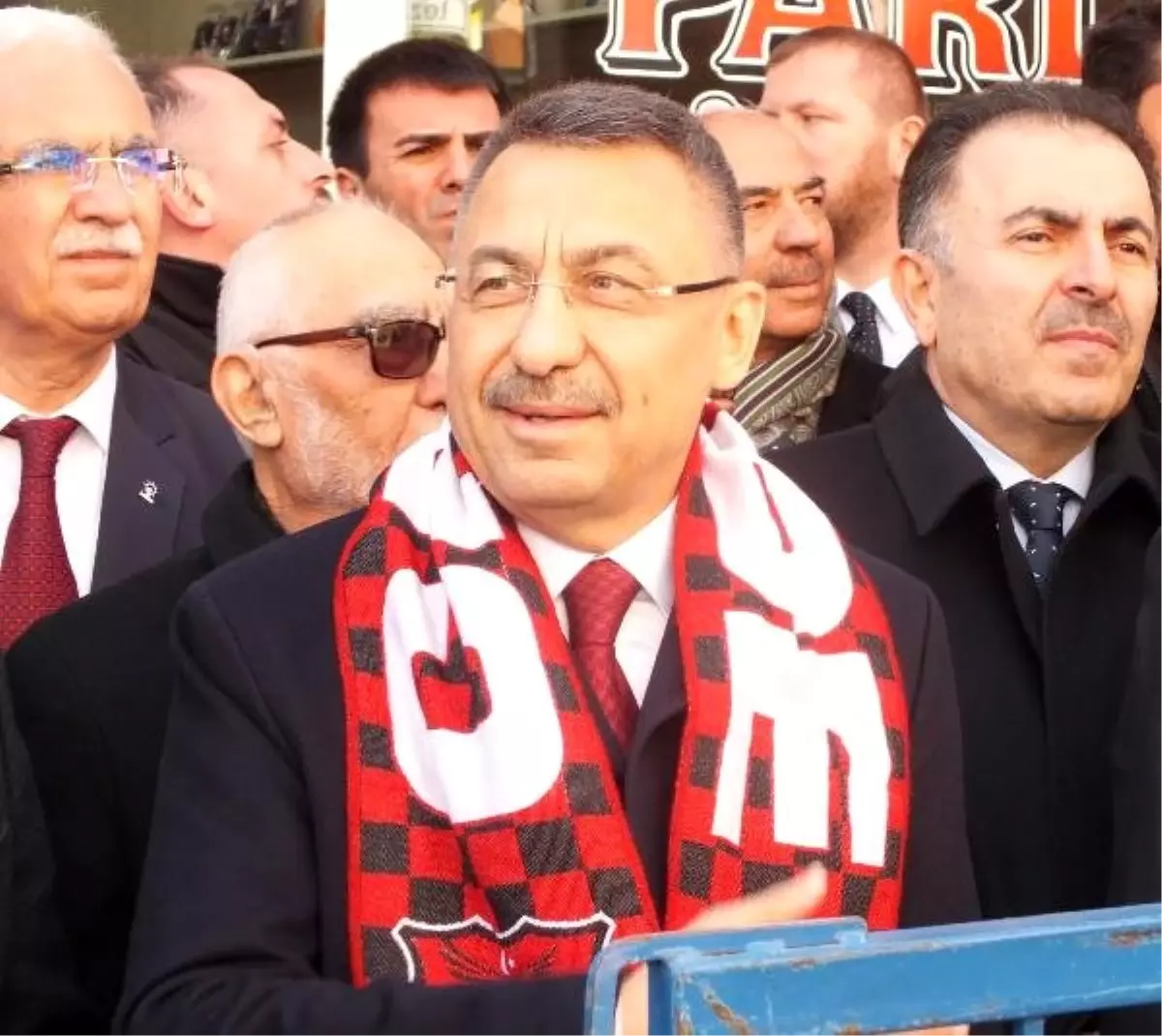 Cumhurbaşkanı Yardımcısı Oktay: Tepelerine Balyoz Gibi İniyoruz