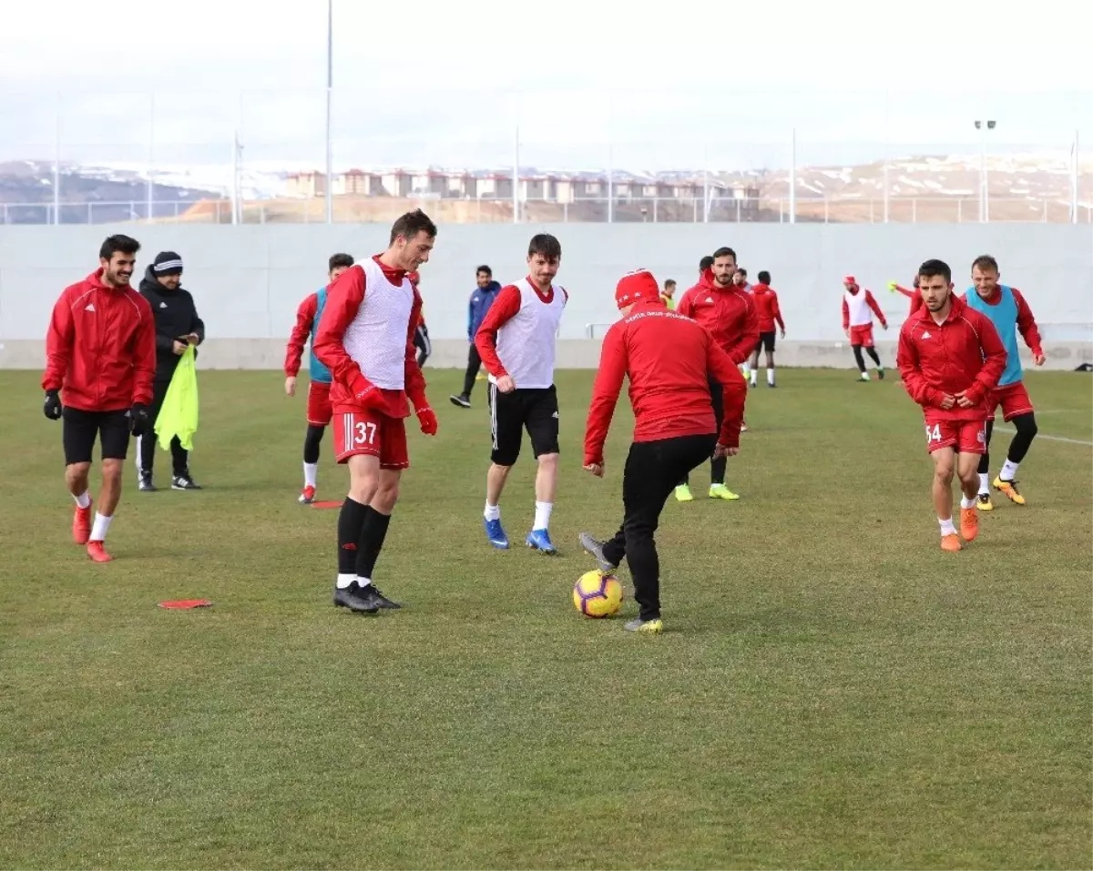 Dg Sivasspor\'da, Antalyaspor Maçı Hazırlıkları Sürüyor