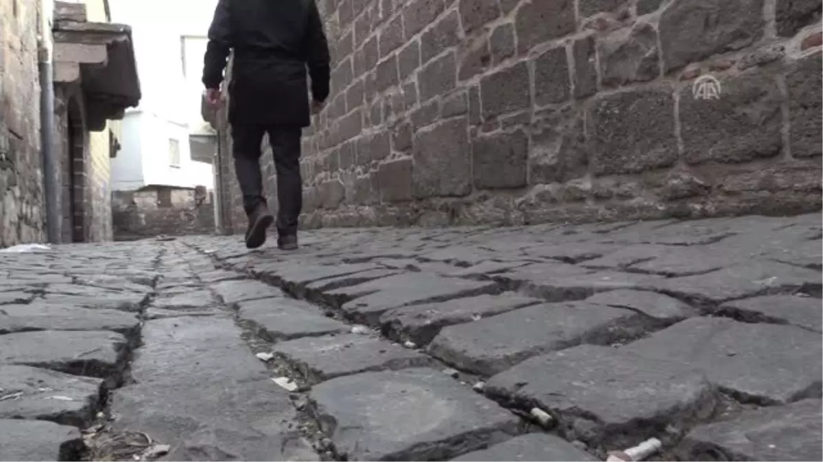 Diyarbakır\'ın 400 Yıllık Konakları Yaşamla Buluştu