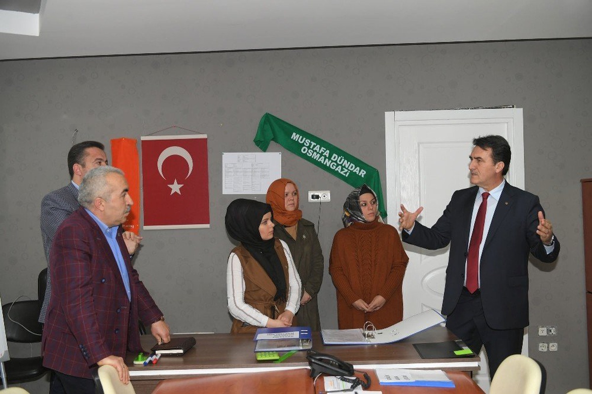 Dündar, AK Parti Osmangazi Skm\'yi Ziyaret Etti