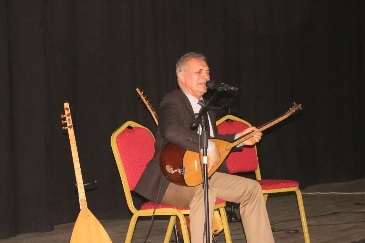 Erol Parlak Konseri Büyüledi