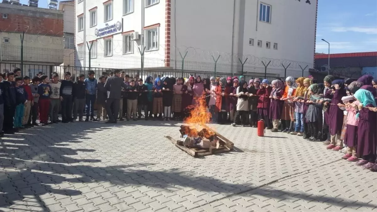 Gölbaşı İmam Hatip Ortaokulunda Yangın Tatbikatı