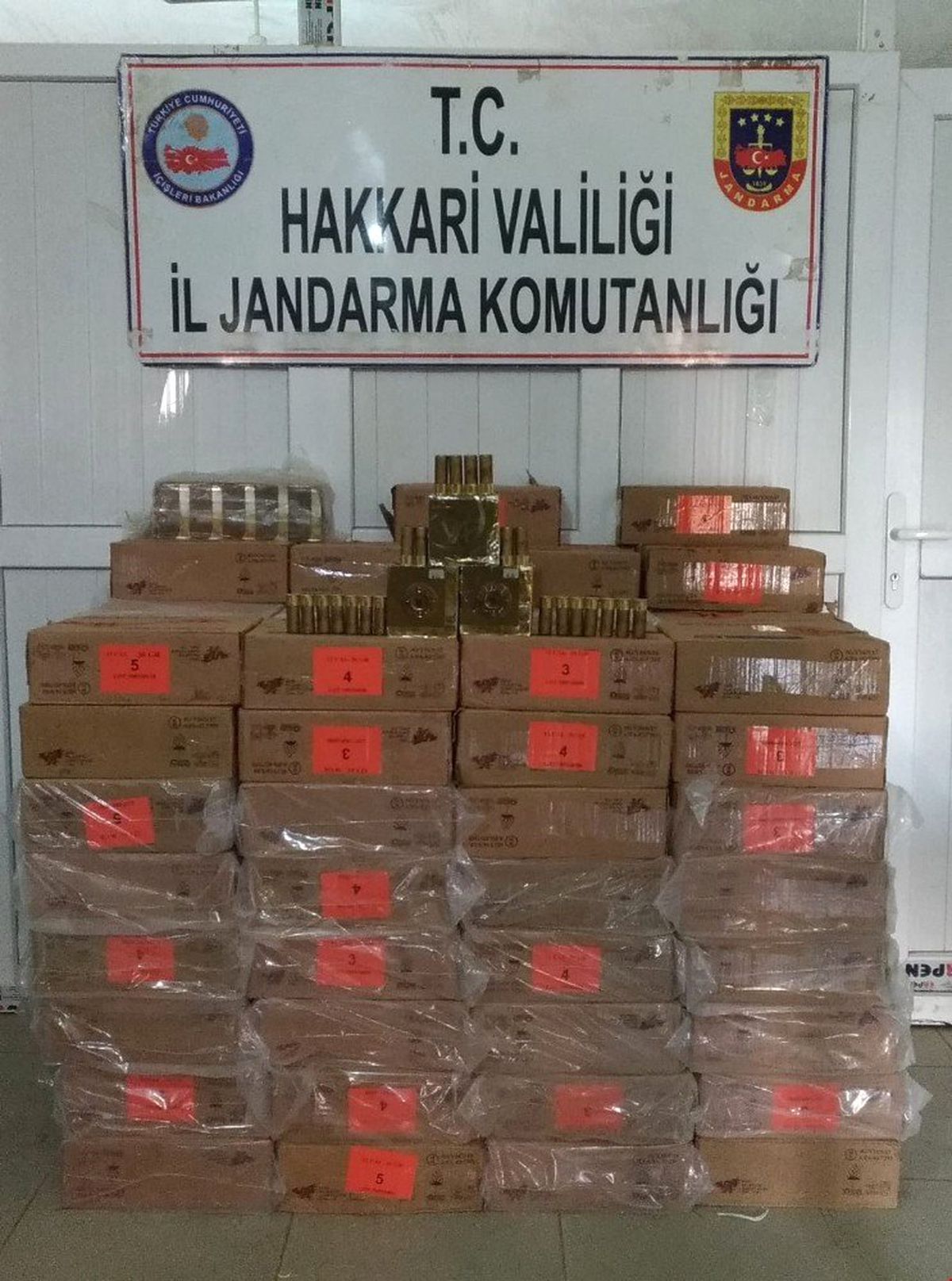 Hakkari\'de 24 Bin Adet Av Tüfeği Fişeği Ele Geçirildi