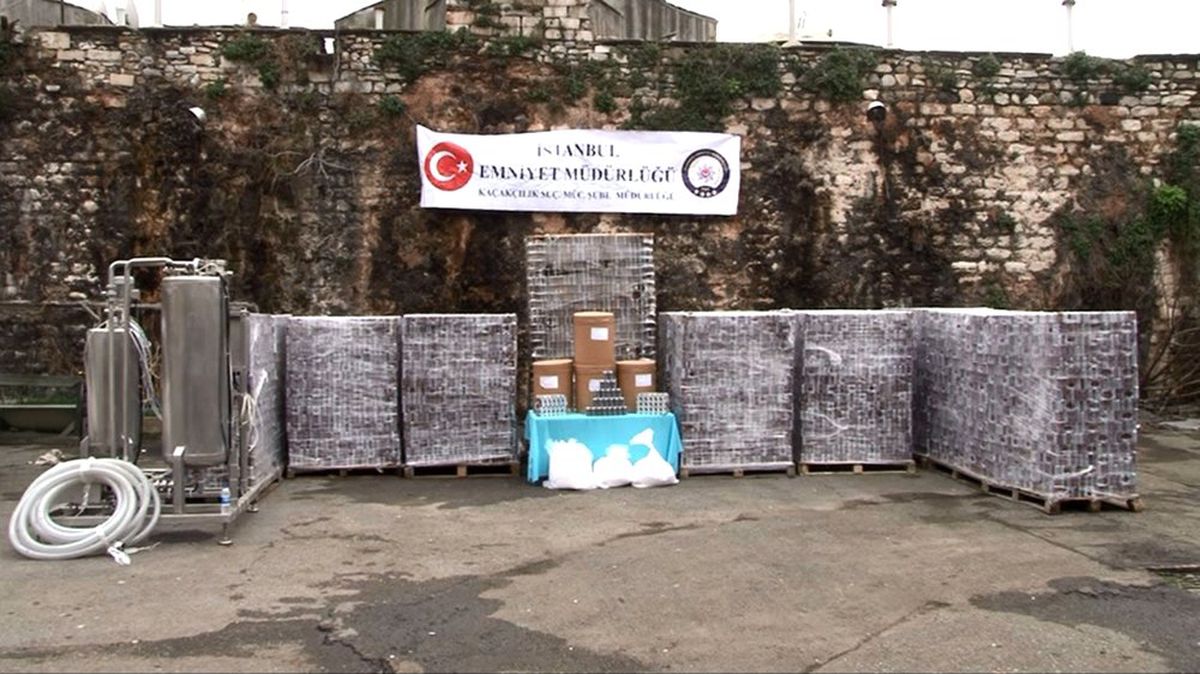 İstanbul\'da Sahte Enerji İçeceği Operasyonu