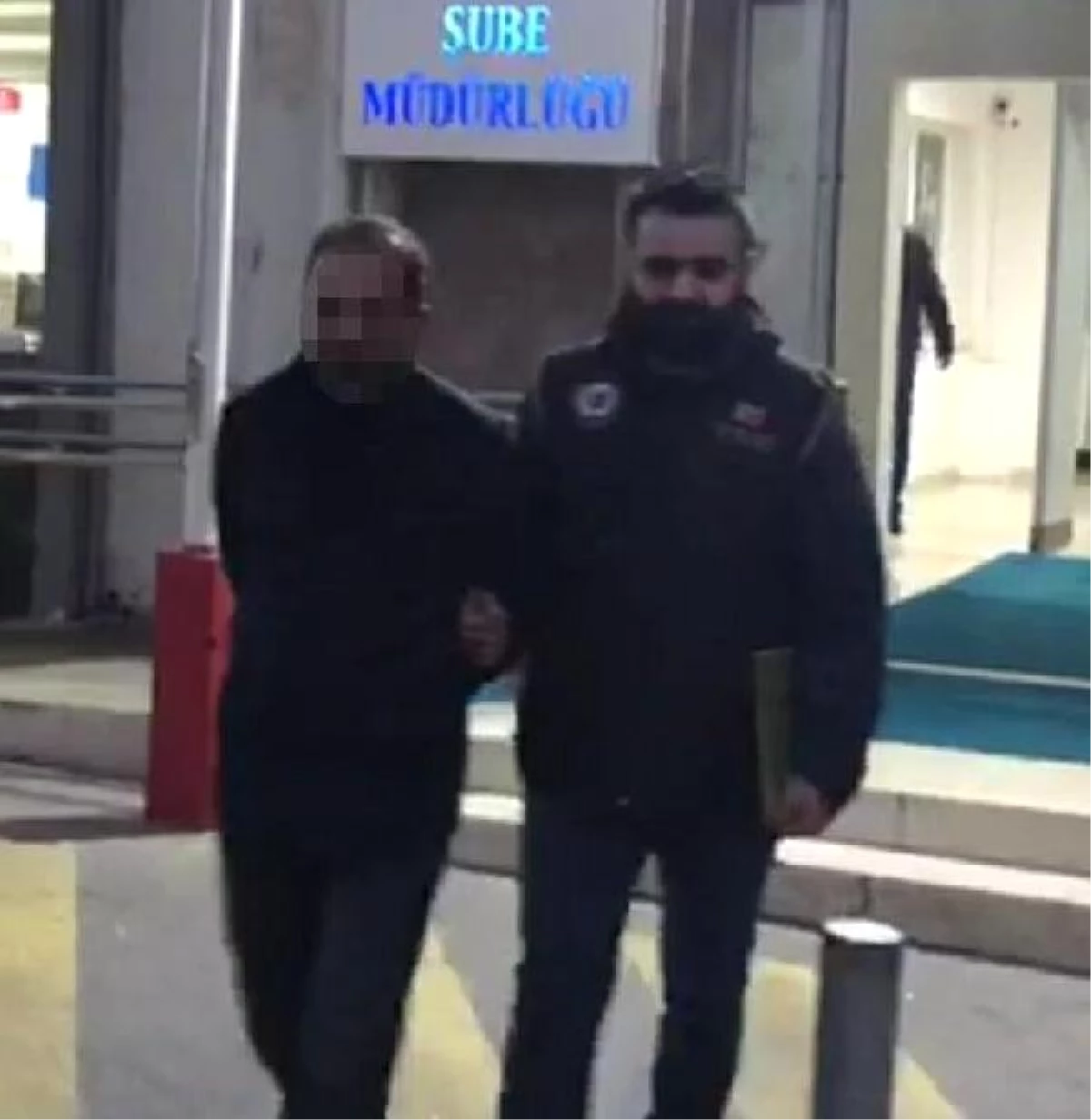 İzmir\'de Terör Operasyonu: 10 Gözaltı