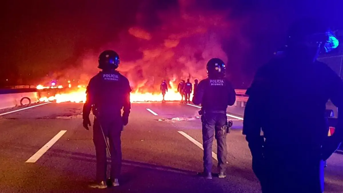 Katalonya: Bağımsızlık Yanlısı Liderlerin Yargılanmasını Protesto Eden Gruplar Otoyolları Bloke Etti