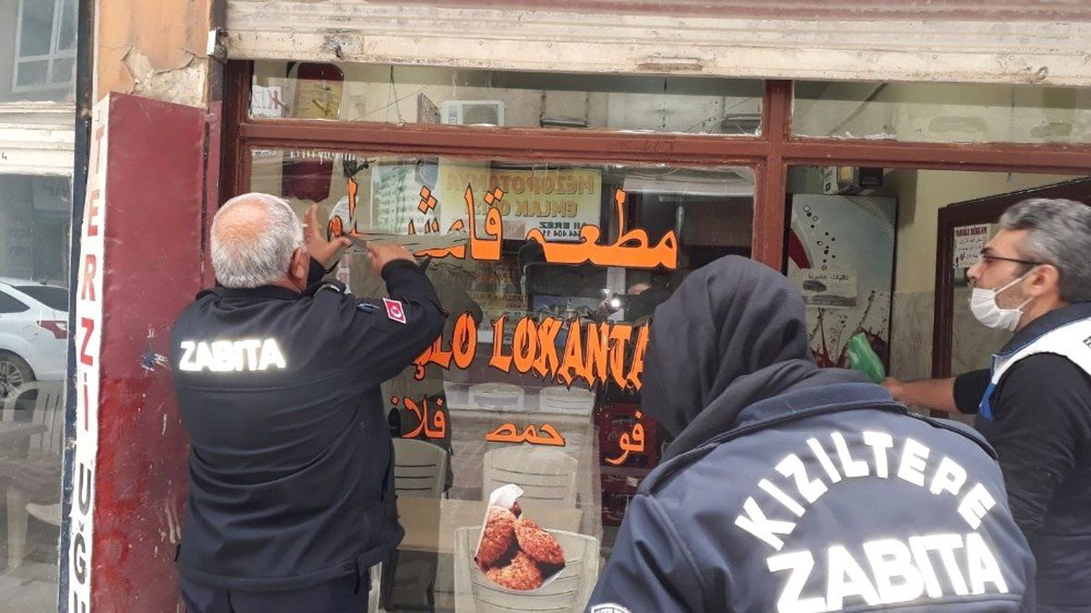 Kızıltepe\'de Arapça Yazılı Tabelalar Kaldırılıyor