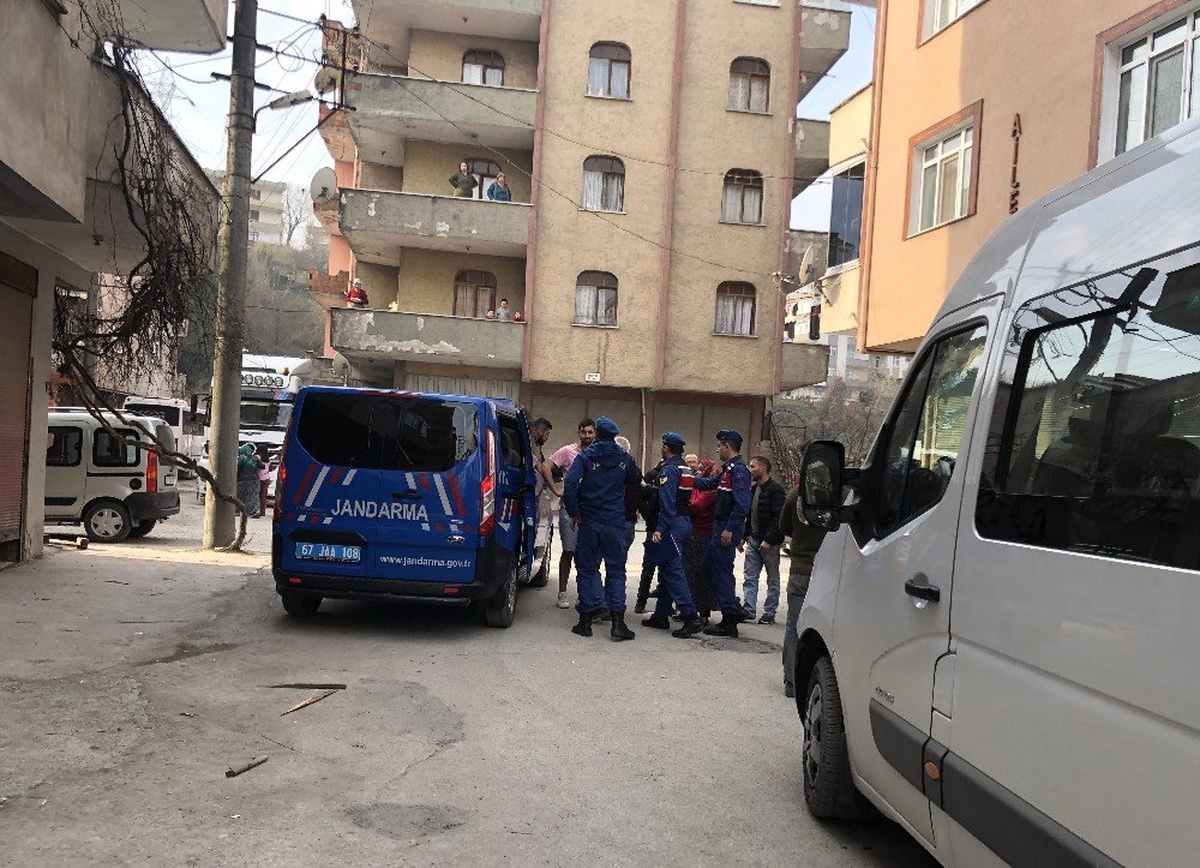 Komşuların Park Yeri Kavgası: 2 Yaralı, 6 Gözaltı