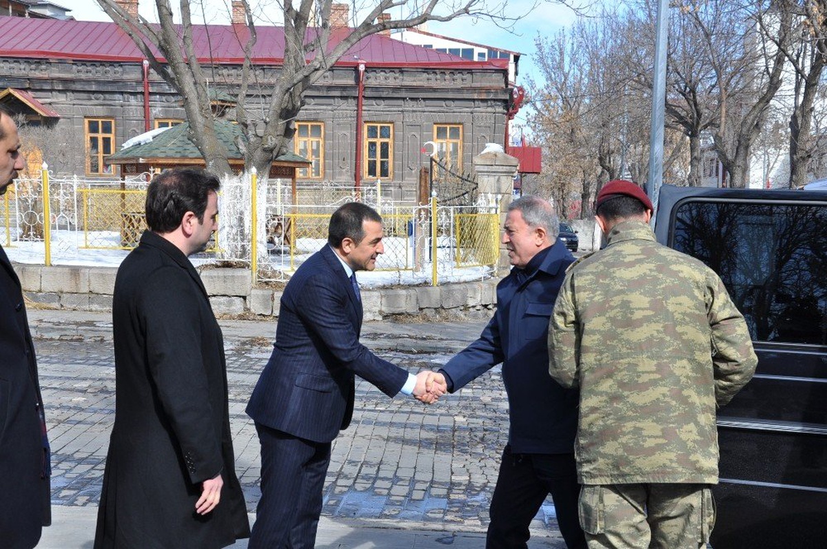 Milli Savunma Bakanı Akar, Vali Öksüz\'ü Ziyaret Etti