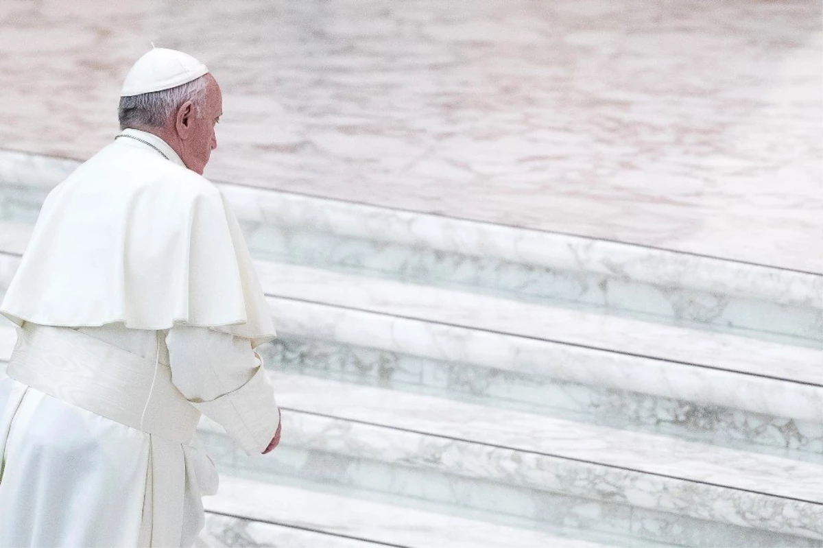 Papa, Çocuk İstismarını Görüşmek Üzere 190 Piskoposu Vatikan\'da Topladı
