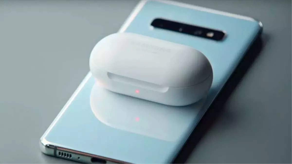 Samsung\'un Tersine Şarj Olan Yeni Kablosuz Kulaklıkları Galaxy Buds Tanıtıldı