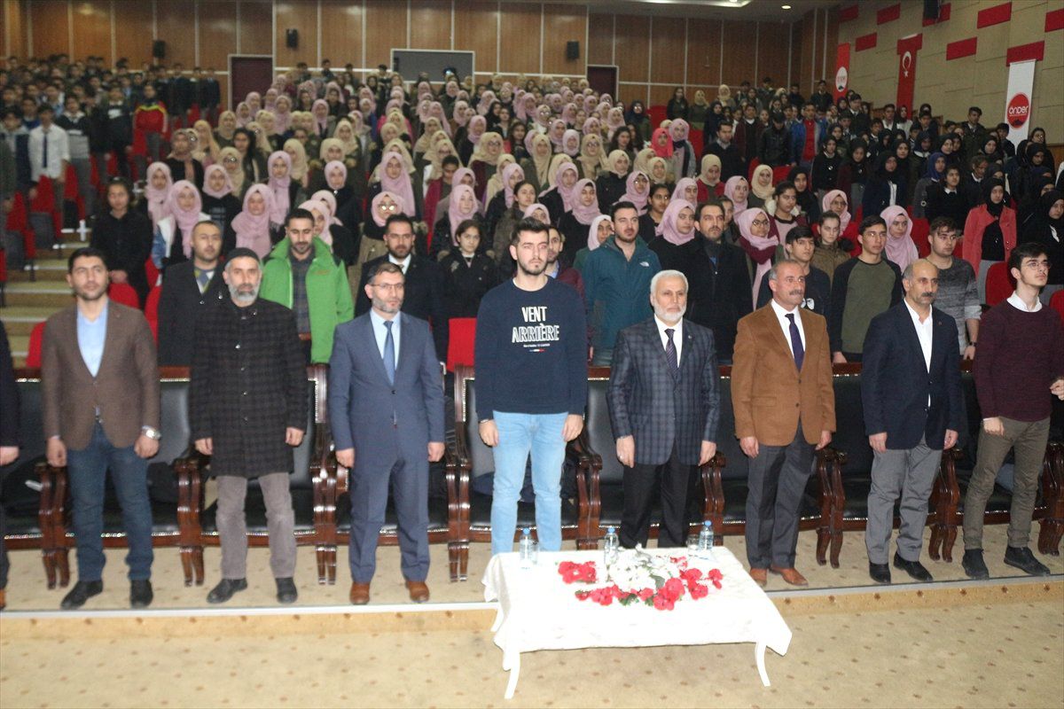 Ağrı\'da Öğrenciler Söyleşide Bir Araya Geldi