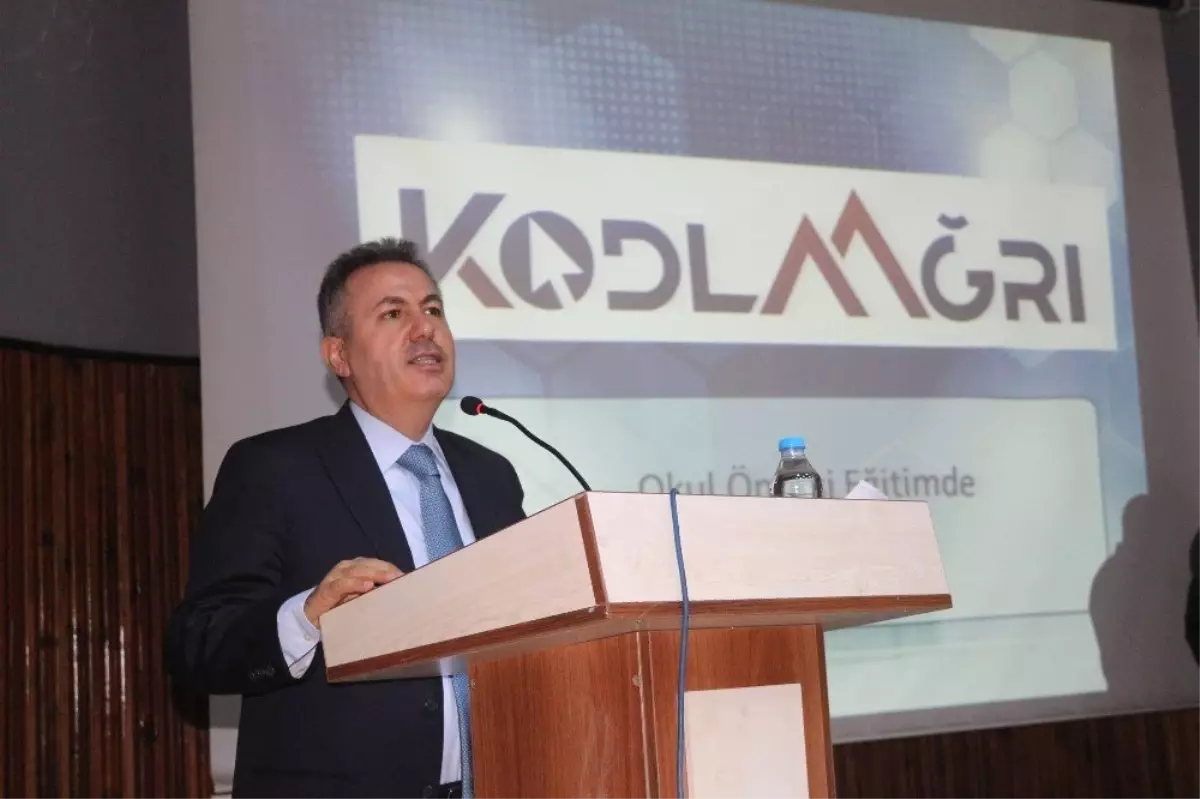 Ağrılı Çocuklar Okuma Yazmaya Başlamadan Önce Kod Yazmayı Öğrenecek