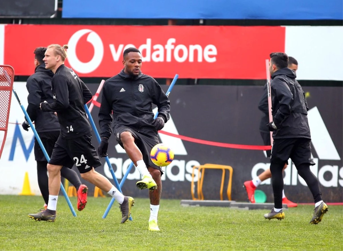 Beşiktaş\'ta Derbi Hazırlıkları Tam Hız Devam Ediyor