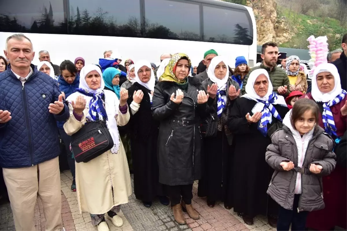 Bilecik\'te Umre Yolcuları Kutsal Topraklara Uğurlandı